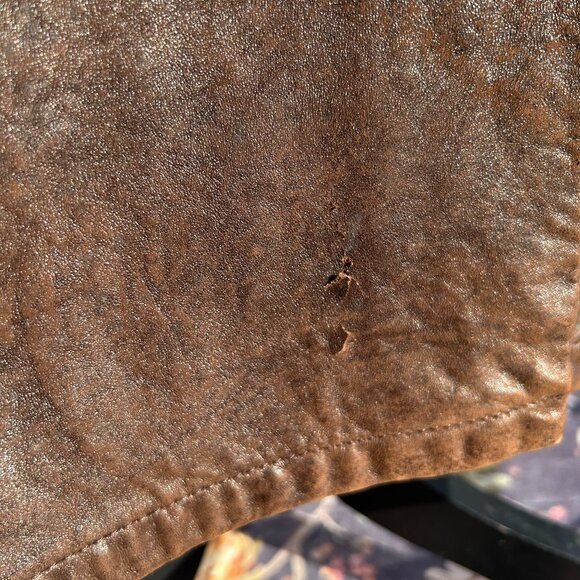 BANANA REPUBLIC Buttersoft Vintage Leather Pencil Skirt, Sz 6 w/ Tiny Flaws - Picture 8 of 15